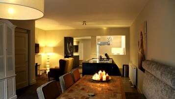 Apartment | Minibar, schallisolierte Zimmer, BĂŒgeleisen/BĂŒgelbrett, Babybetten