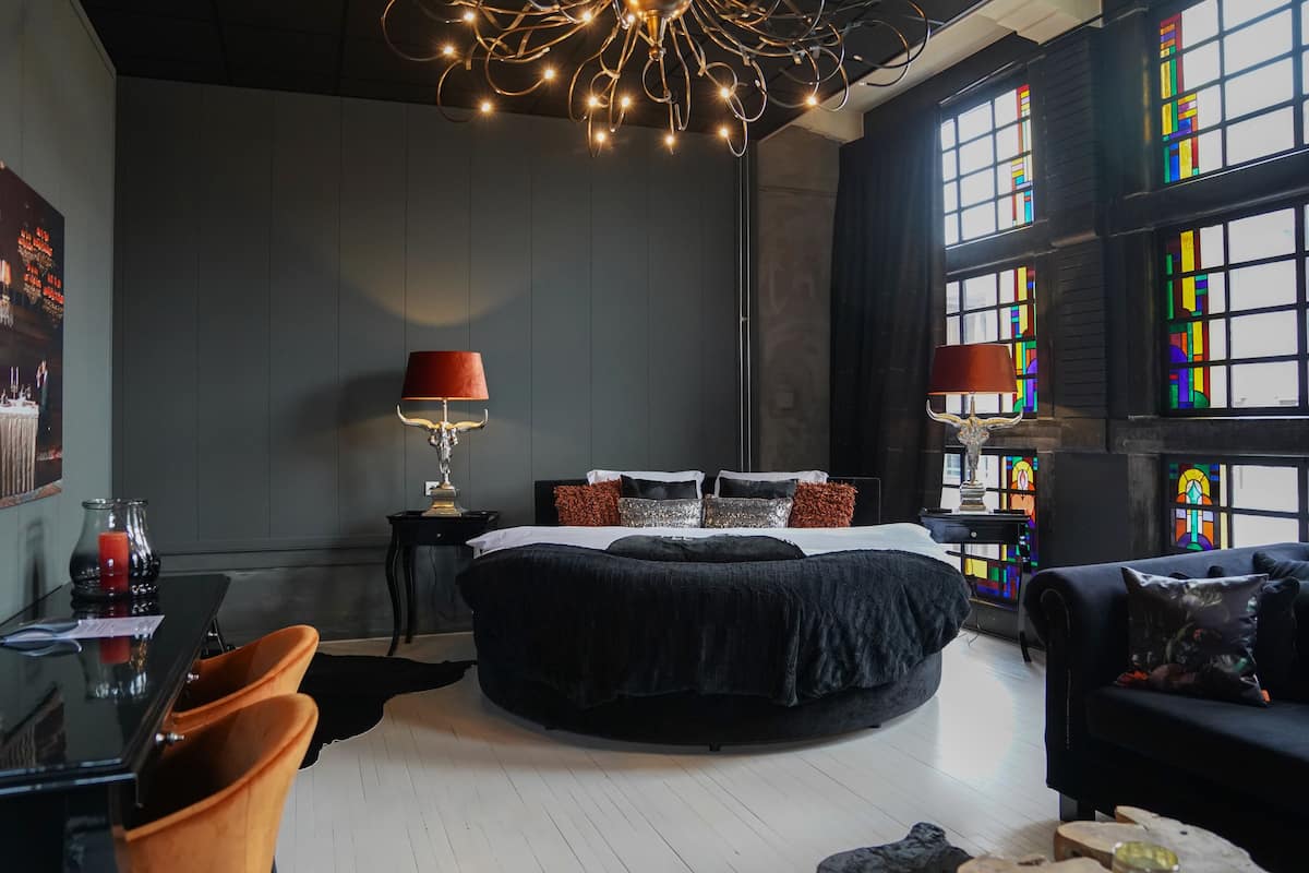 Suite (Kapel) | Minibar, lydisolert, strykejern/-brett og barnesenger