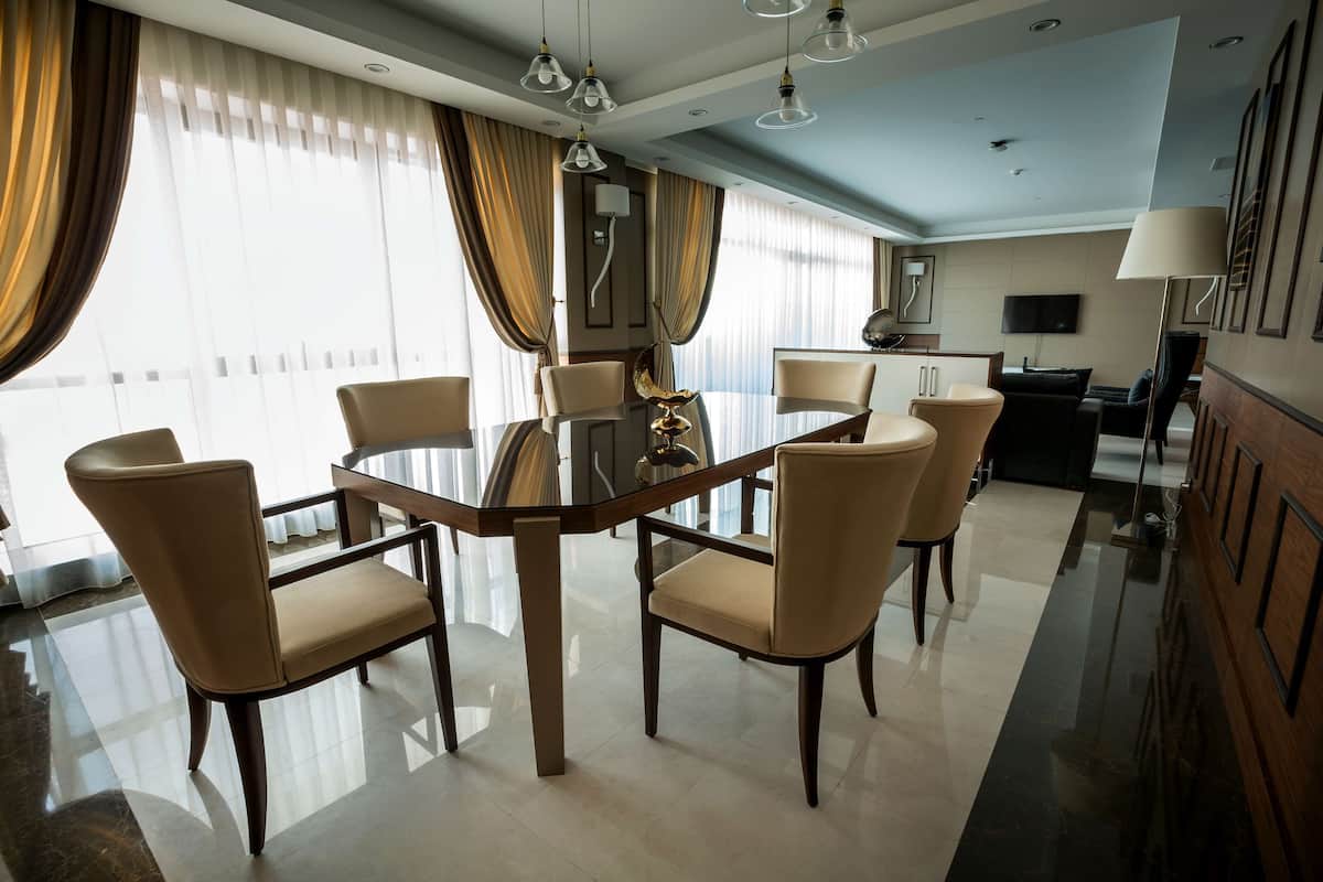 Premium bedding, minibar, in-room safe, desk