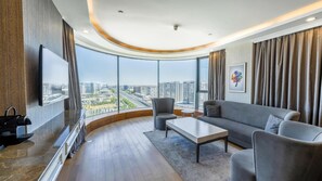 Premium bedding, minibar, in-room safe, desk