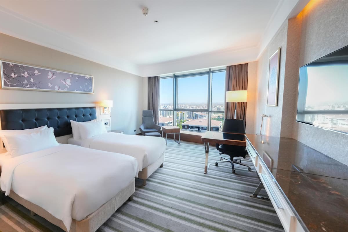Room (Guest) | Premium bedding, minibar, in-room safe, desk
