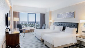 Phòng dành cho gia đình | Bộ đồ giường cao cấp, minibar, két bảo mật tại phòng, bàn 