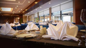 3 Restaurants; Frühstück, Mittagessen und Abendessen werden serviert