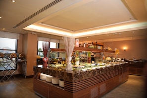 Daily buffet breakfast (SAR 85 per person)
