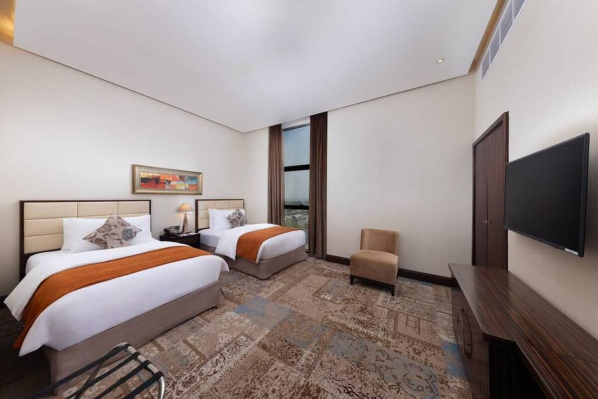 Hypo-allergenic bedding, minibar, in-room safe, desk