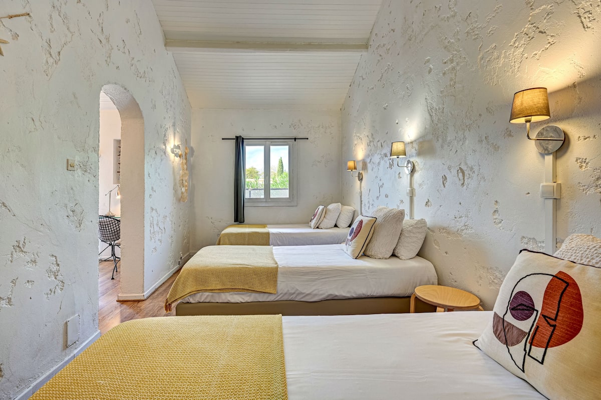 family suite, 2 bedrooms | 1 bedroom, premium bedding, desk, free wifi