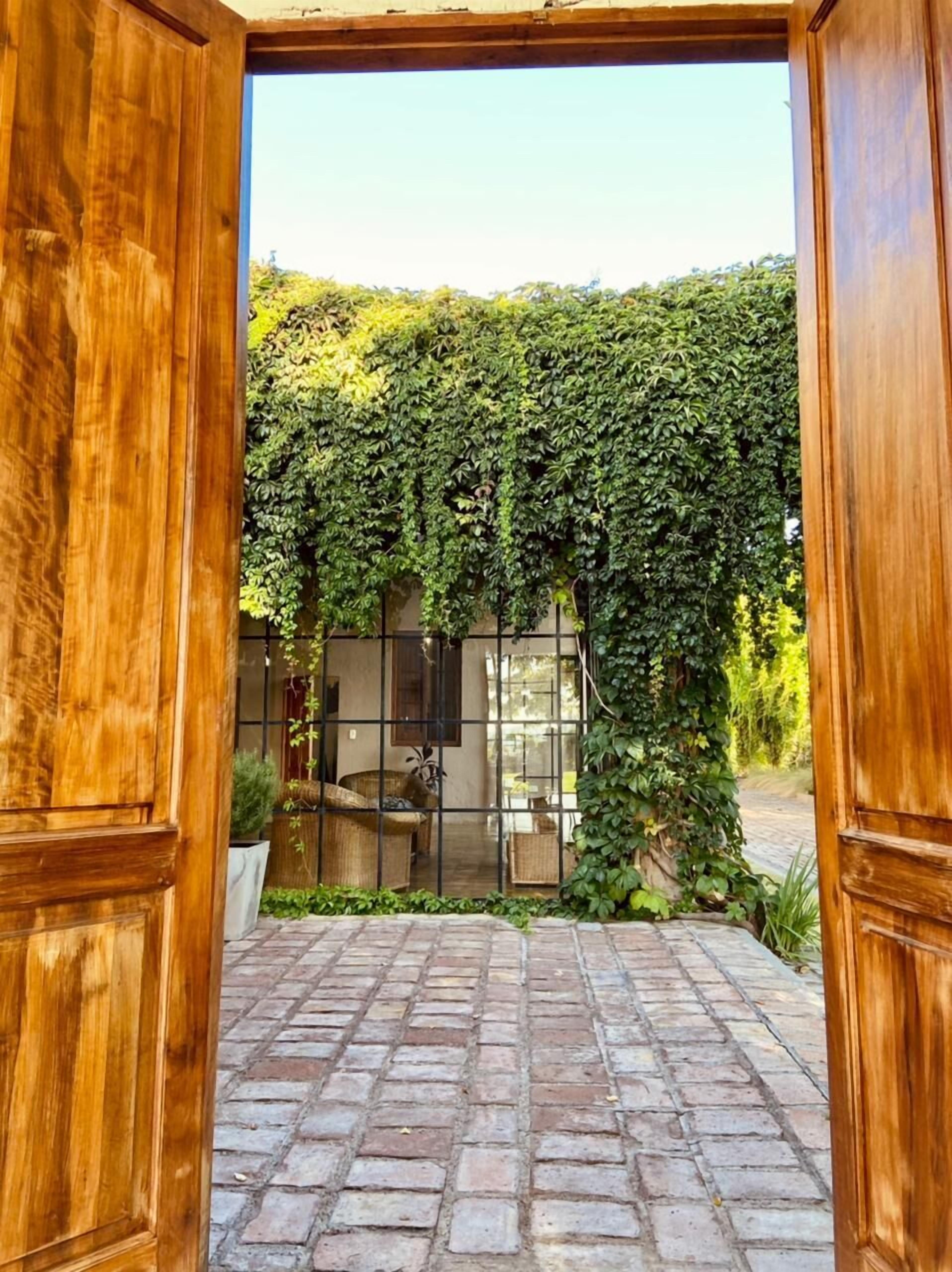 المنشأة من الخارج