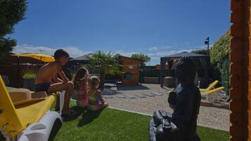 Sauna, hot tub, steam room, body treatments, body wraps, body scrubs