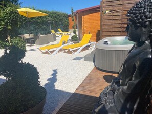 Een sauna, een bubbelbad, een stoombad, lichaamsbehandelingen