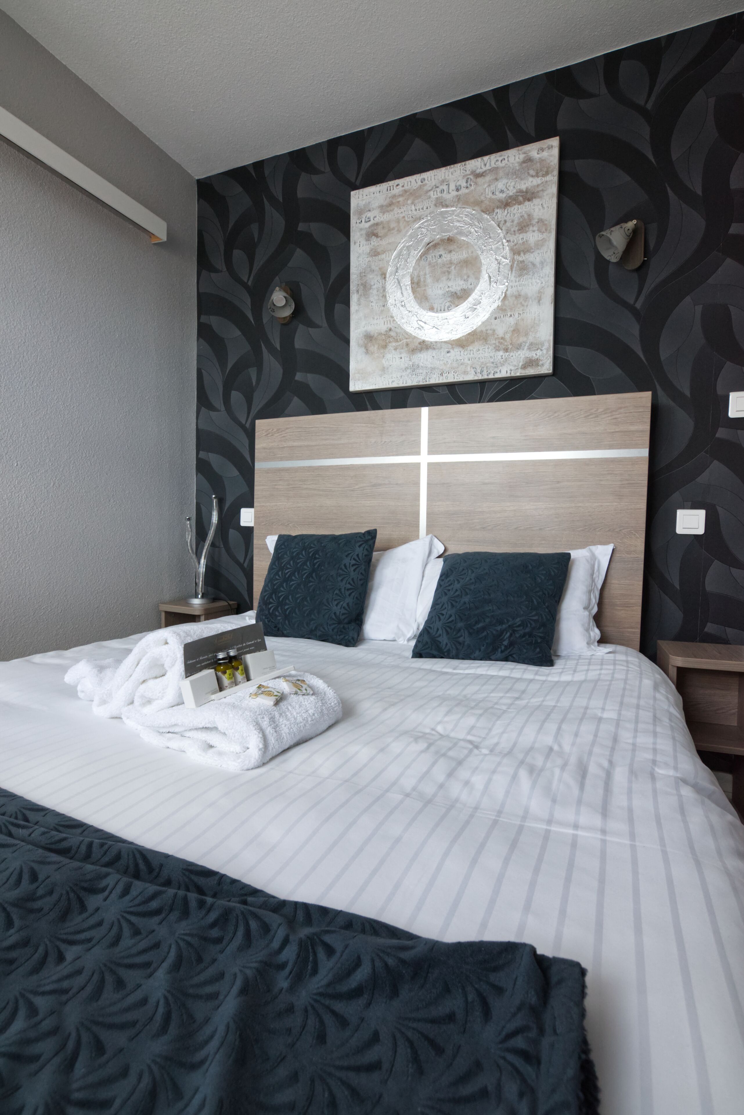 Standard Double or Twin Room | Desk, laptop workspace, soundproofing, cribs/infant beds