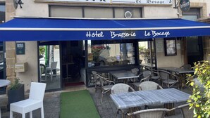 Unclassified image, 2 of 11, button - Hôtel le Bocage (Montmarault)