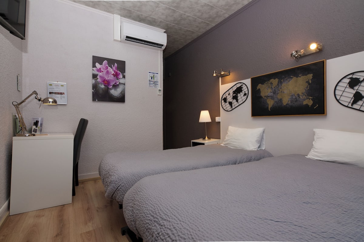 Standard Twin Room | Desk, soundproofing, cribs (surcharge), WiFi (free)
