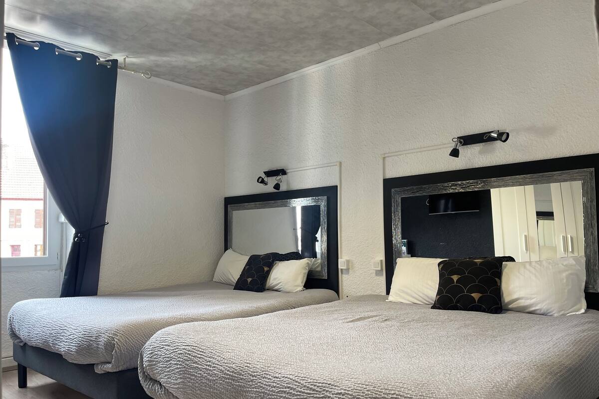 Standard Quadruple Room | Desk, soundproofing, cribs (surcharge), WiFi (free)