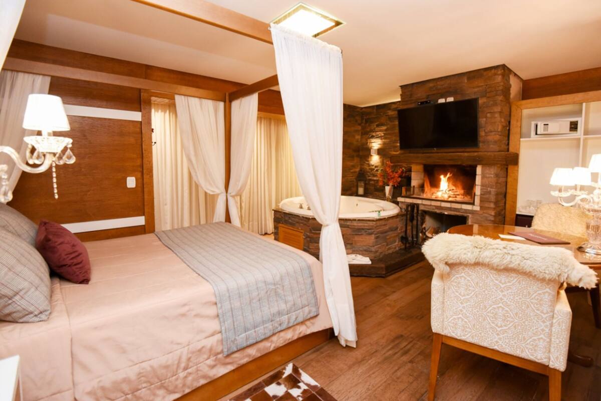 apartment (master) | in-room safe, blackout curtains, soundproofing, free wifi