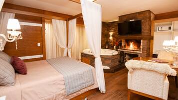 Apartment (Master) | In-room safe, blackout drapes, soundproofing, free WiFi