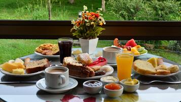 Free daily buffet breakfast