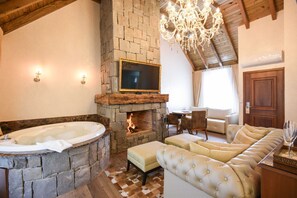 Grand Master Chalet | In-room safe, blackout curtains, soundproofing, free WiFi - Hotel Cabanas Tio Müller (Gramado)