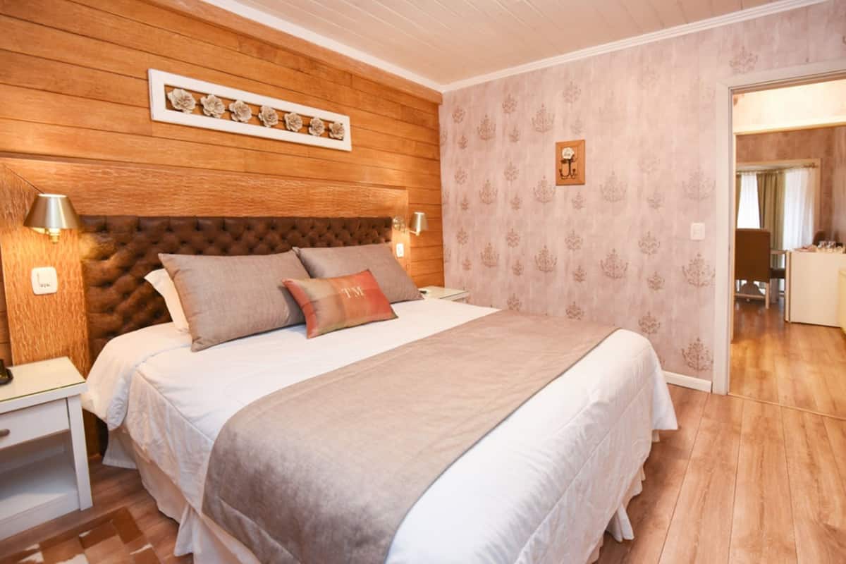 Chalet | Een kluis op de kamer, verduisterende gordijnen, geluiddichte muren