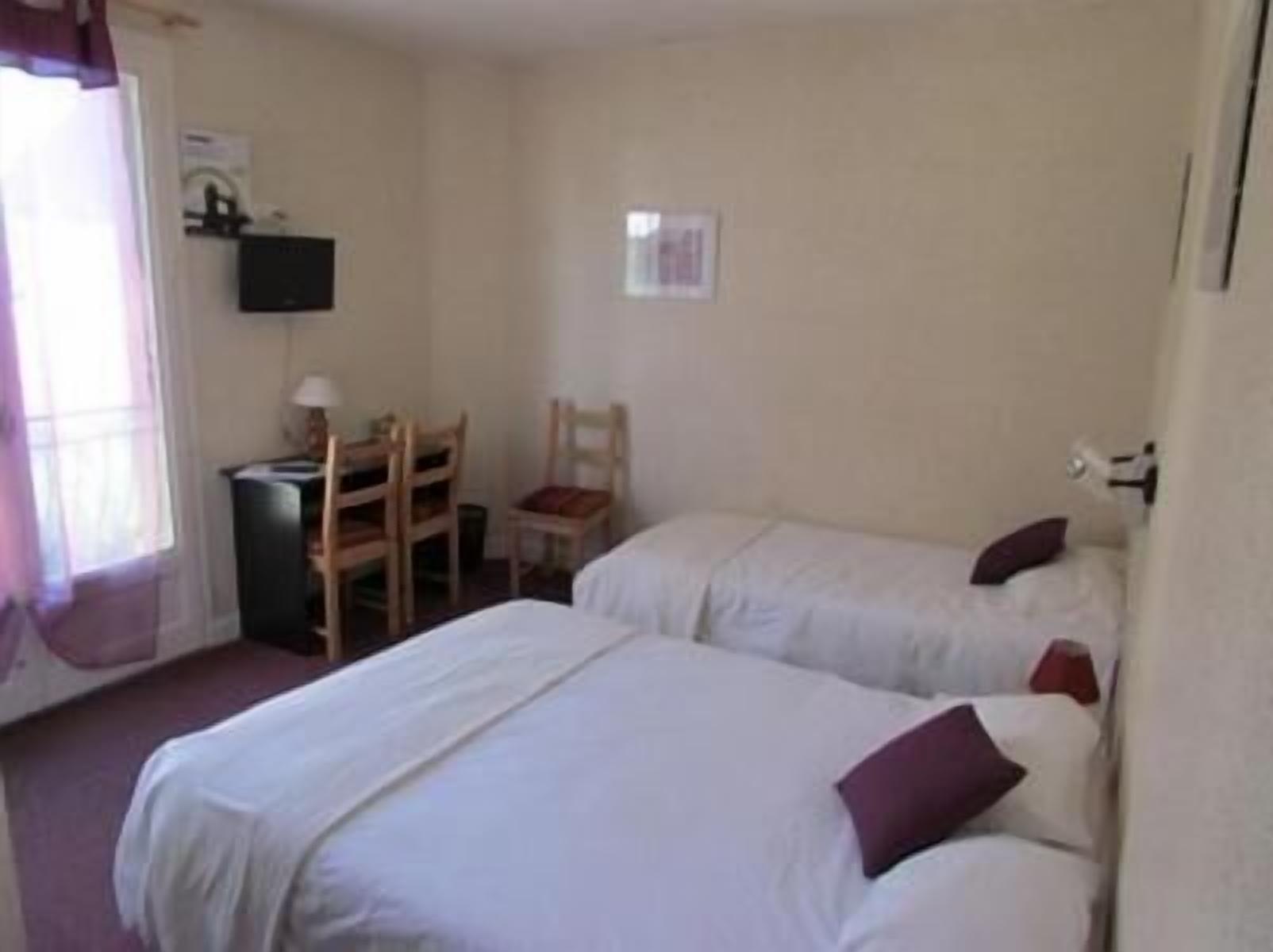 desk, soundproofing, free wifi