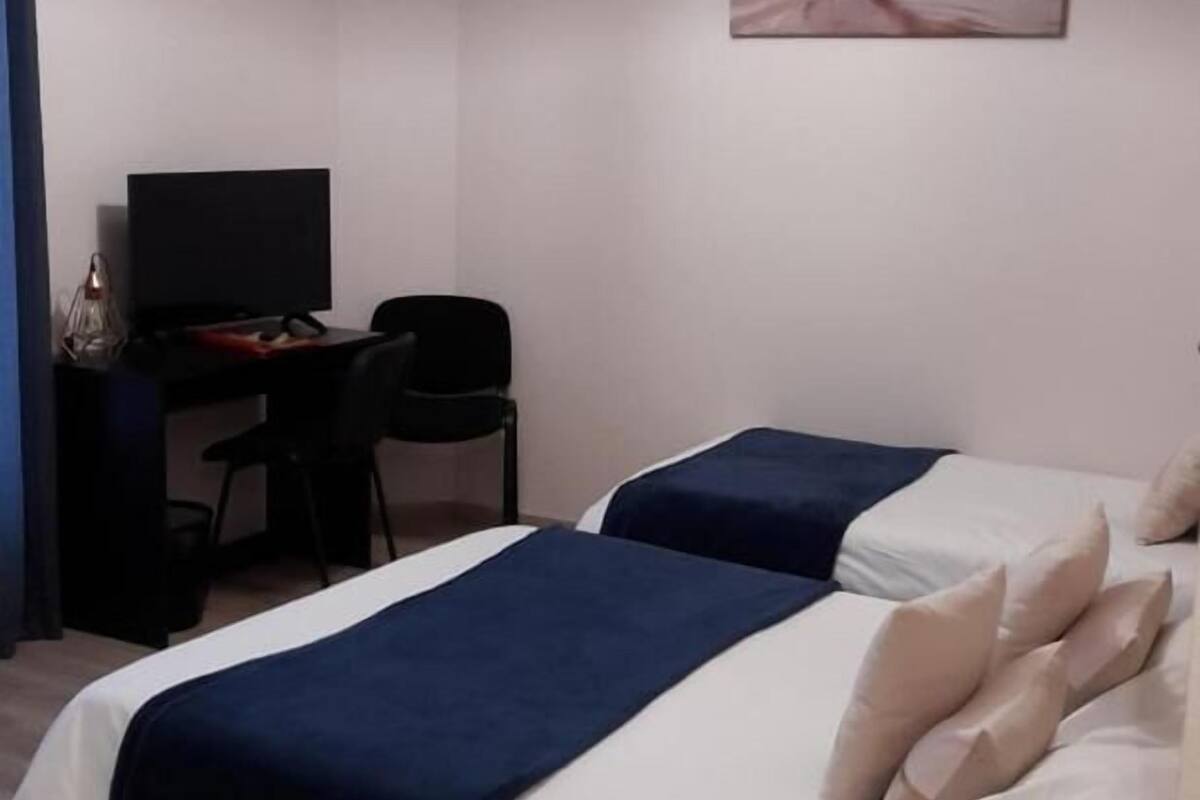 desk, soundproofing, free wifi