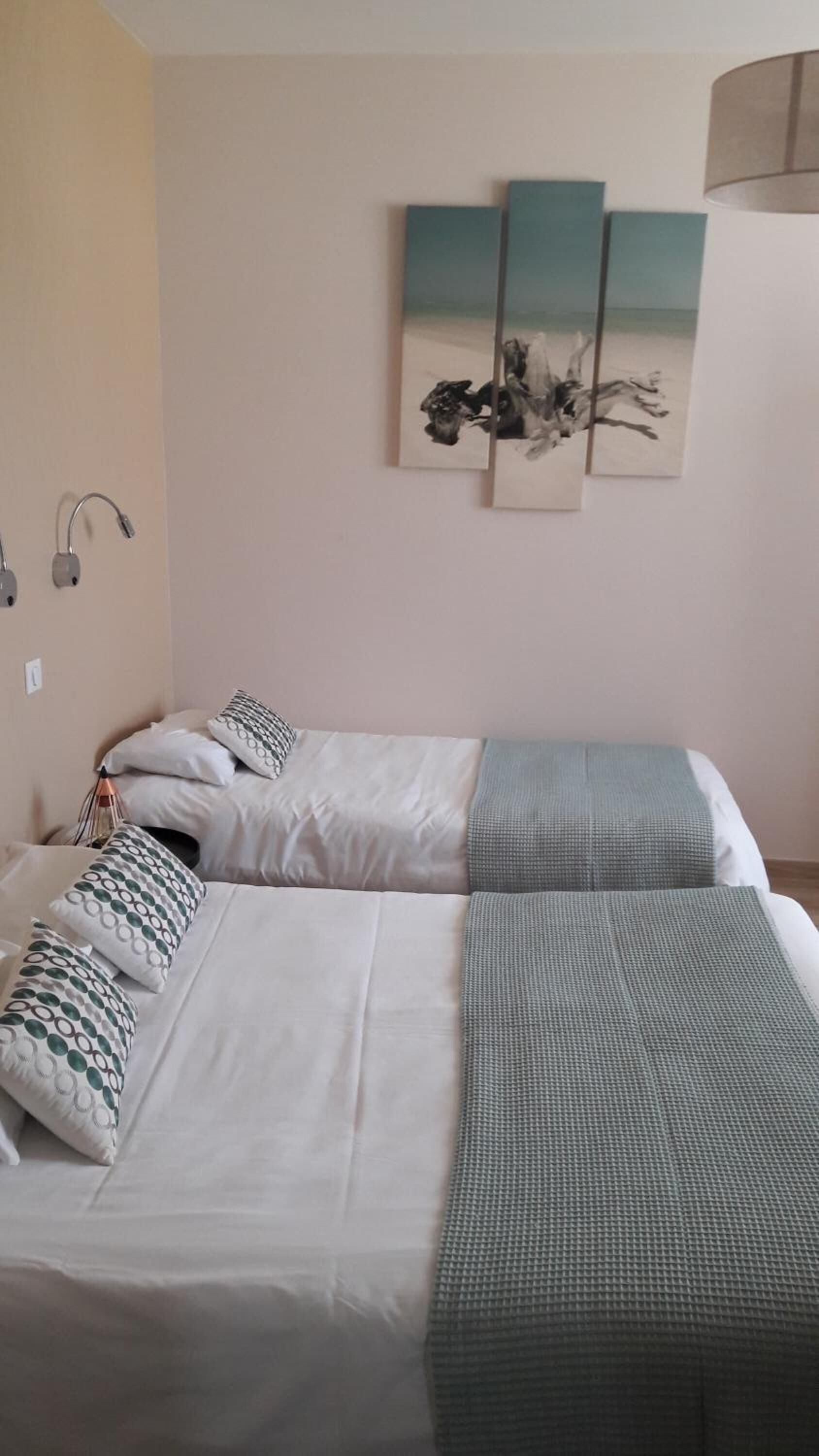 desk, soundproofing, free wifi