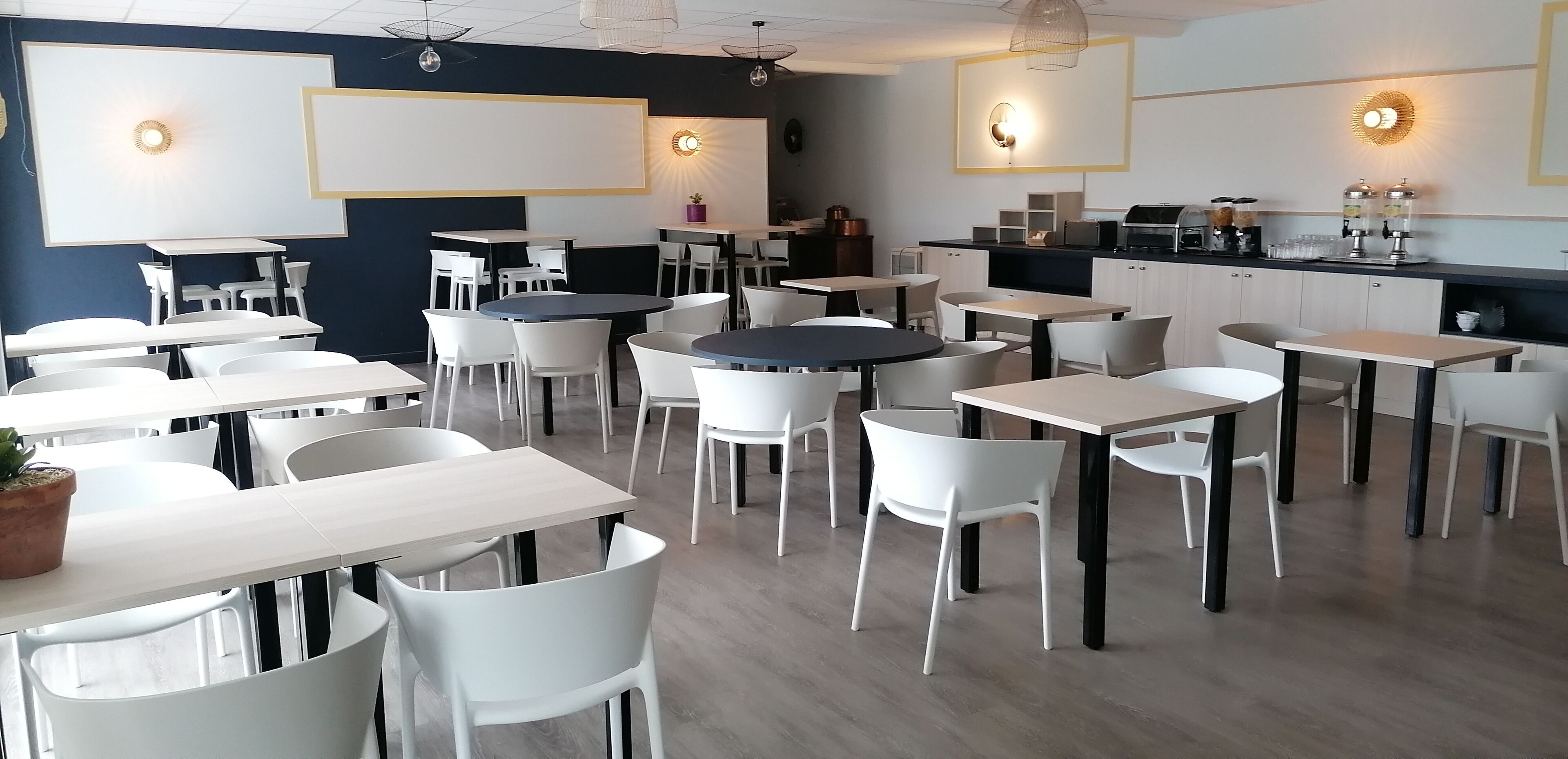 in-room business centre