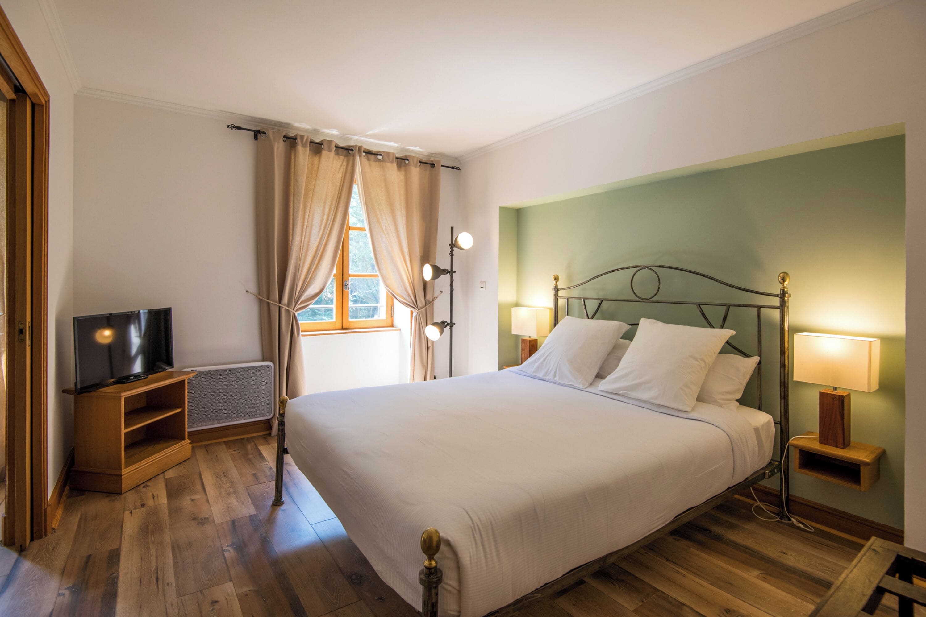 superior suite | 1 bedroom, premium bedding, memory-foam beds, minibar