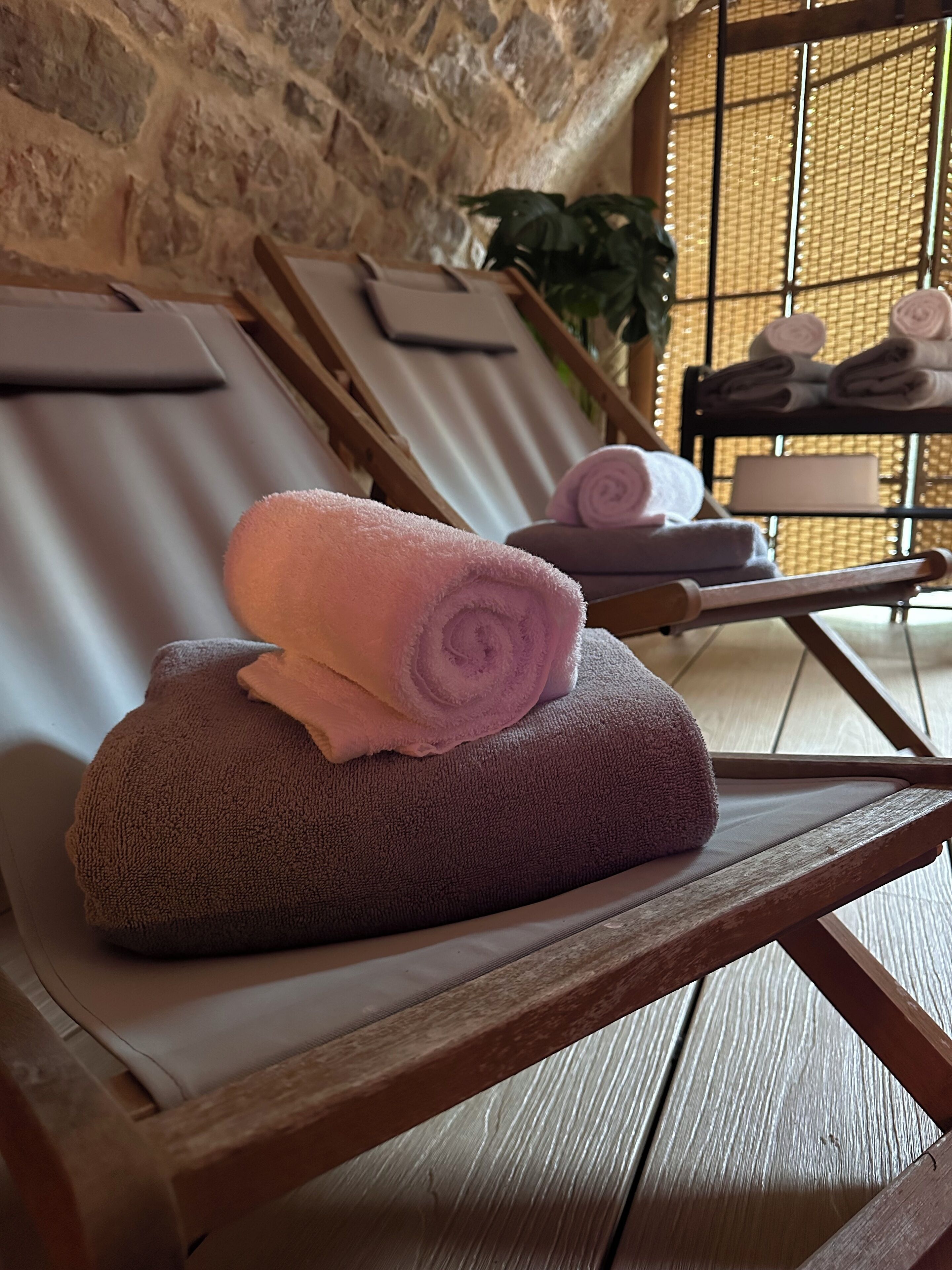 body treatments, hydrotherapy, aromatherapy, body wraps, body scrubs