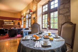 Daily buffet breakfast (EUR 18 per person)