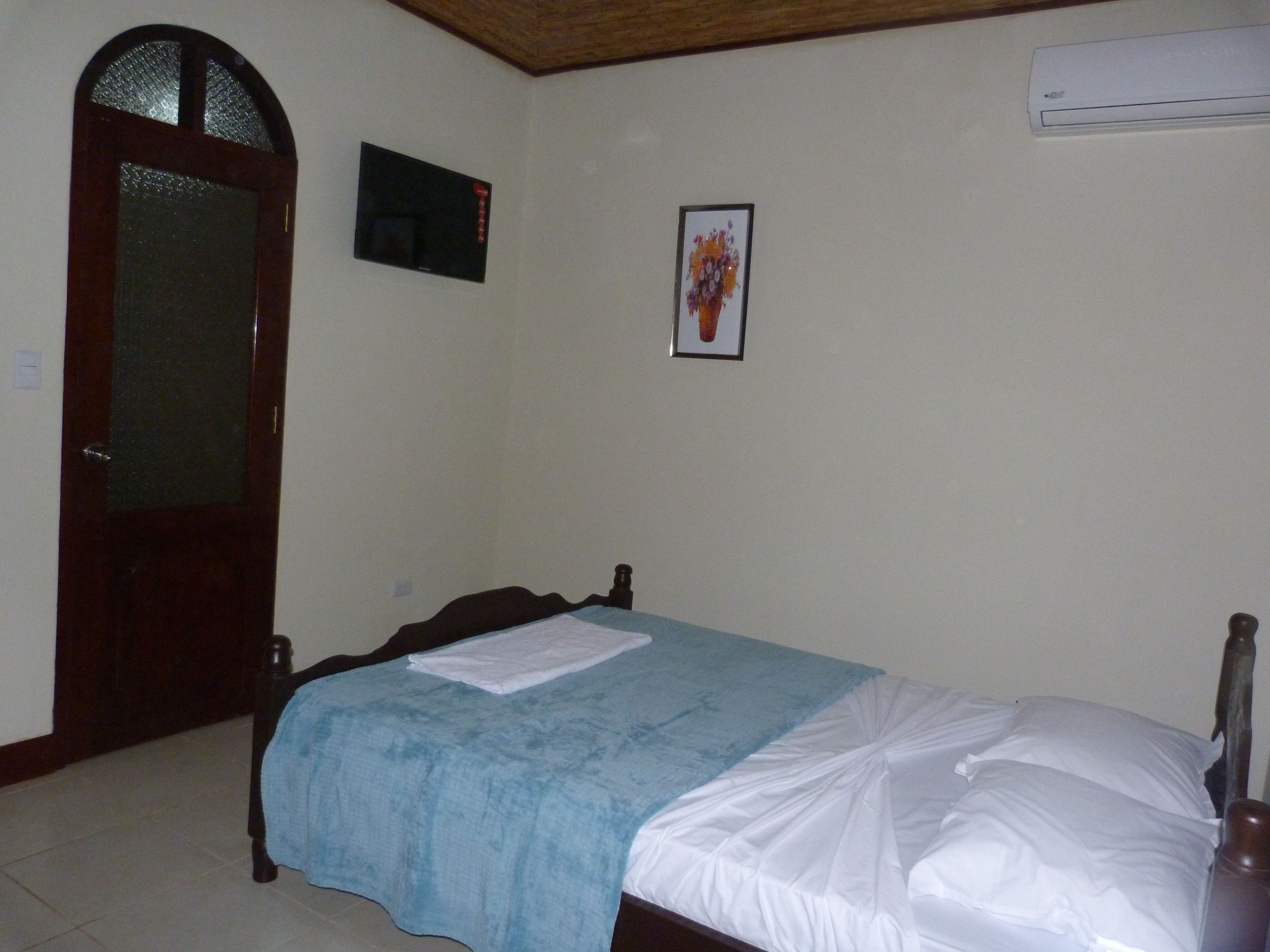 standard twin room | in-room safe, iron/ironing board, free cots/infant beds, free wifi