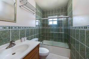 Bathroom - Caicos Cactus Residence (Bottle Creek)