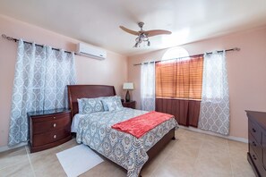 Deluxe Duplex, 2 Bedrooms | 2 bedrooms, in-room safe, desk, iron/ironing board