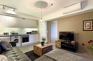 Living room - The Odyssey Luxury Apartment 507 (Cape Town)
