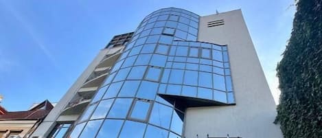 Superior Suite, 1 Bedroom, Smoking, City View | Exterior
