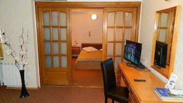 Superior-suite - 1 soveværelse - ryger - byudsigt | Minibar, pengeskab på værelset, skrivebord, ekstra senge (tillægsgebyr)