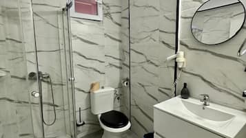 Superior Double Room, 1 Bedroom, Smoking, City View | Bathroom | Shower, free toiletries, hair dryer, towels