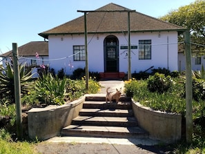 Exterior - Lighthouse Farm Backpackers Lodge (Cape Town)
