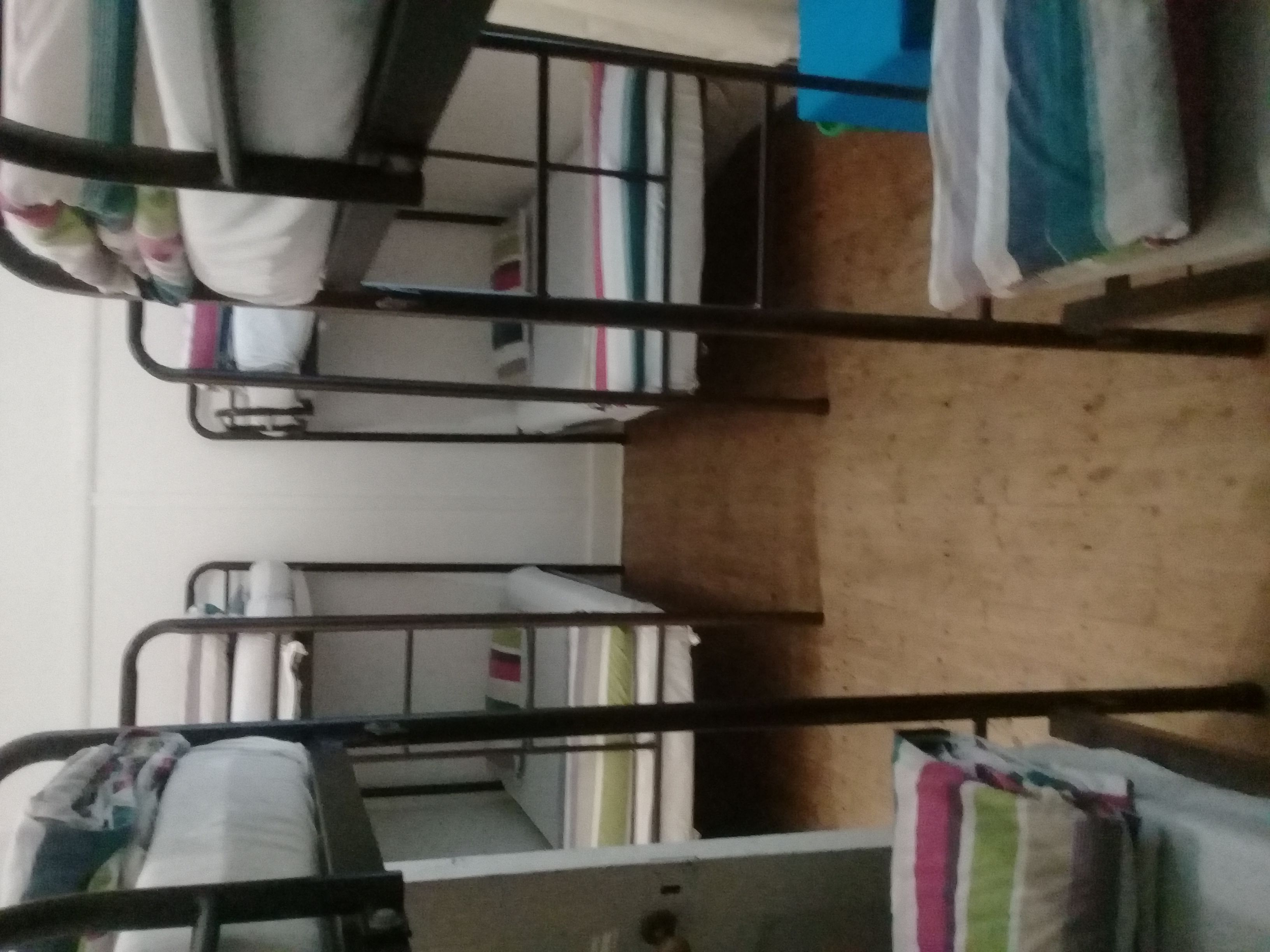 8 Bed Mixed Dorm Room | 房內夾萬、熨斗/熨衫板、免費 Wi-Fi、床單