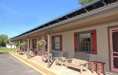 Fachada da propriedade. The Clipper Inn