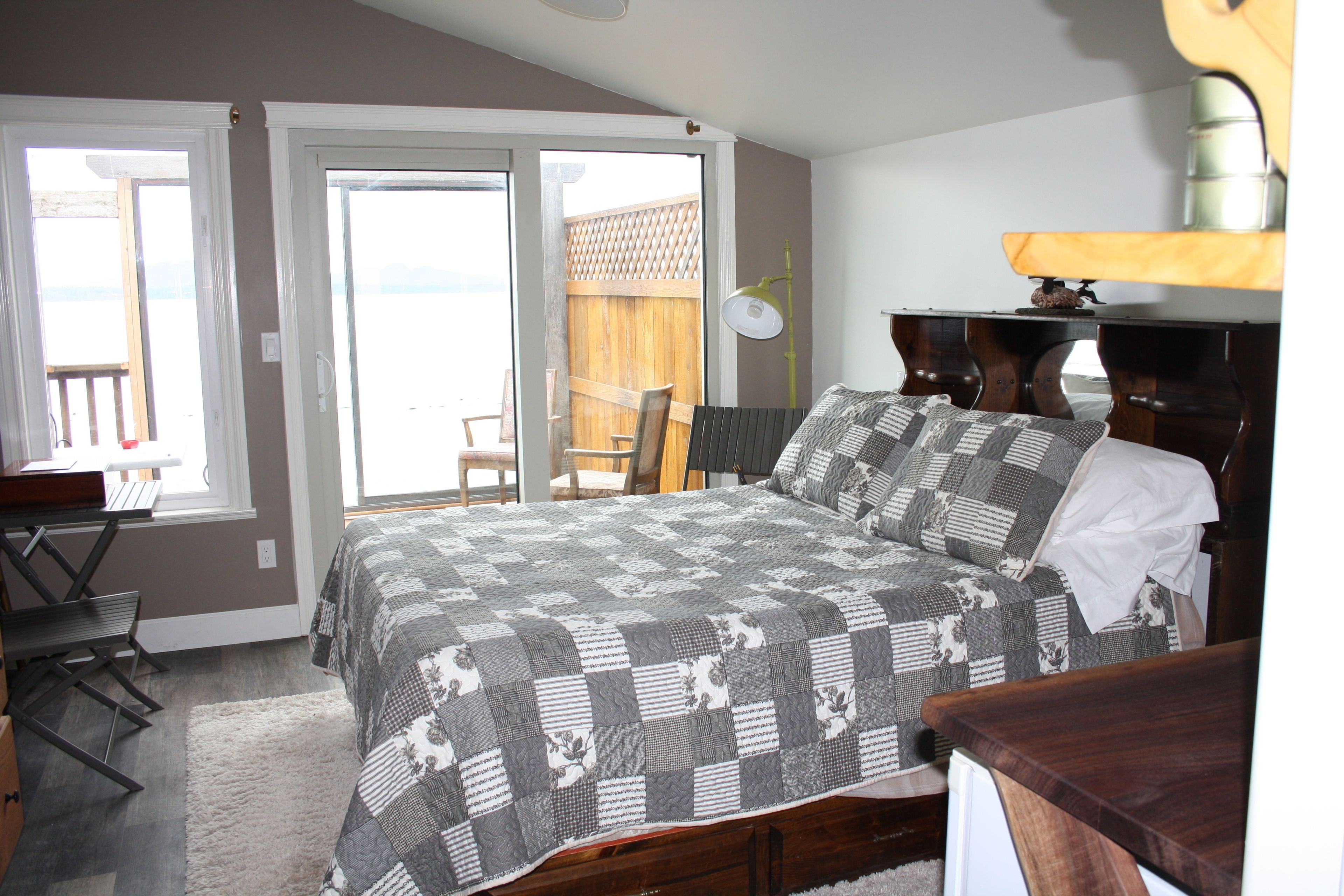 Deluxe Room, 1 Queen Bed, Accessible, Ocean View | Down comforters, laptop workspace, soundproofing, WiFi (free)