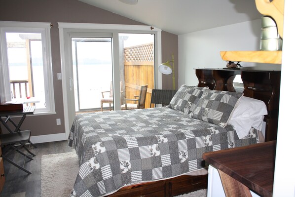 ألحفة محشوة بالريش وبديكورات فريدة لكل غرفة وطراز فريد لكل وحدة