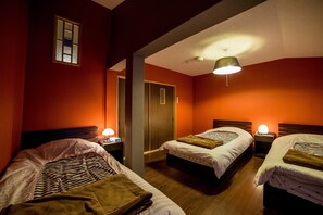 3 habitaciones, espacio para trabajar con laptop y cortinas blackout 