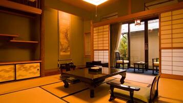 Japanese Style Room with Private Open-air Bath, MATSU | Minibar, in-room safe, desk