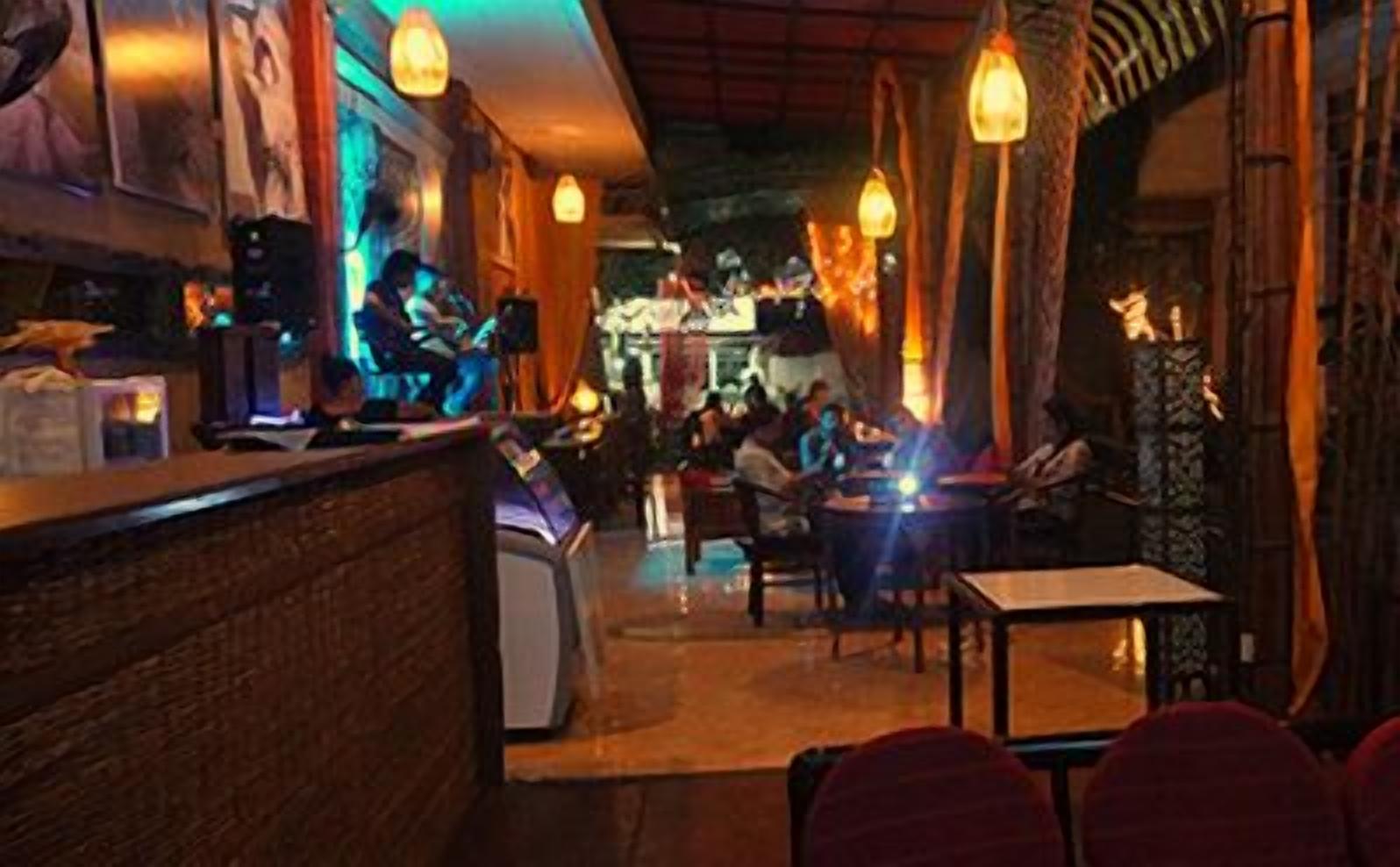 breakfast, lunch, dinner served; indonesian cuisine