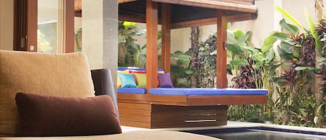 32-Zoll-Flachbildfernseher mit Kabelempfang, LED-Fernseher, Kamin