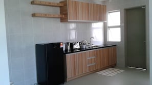 Room | Private kitchenette | Fridge, dishwasher, electric kettle, rice cooker