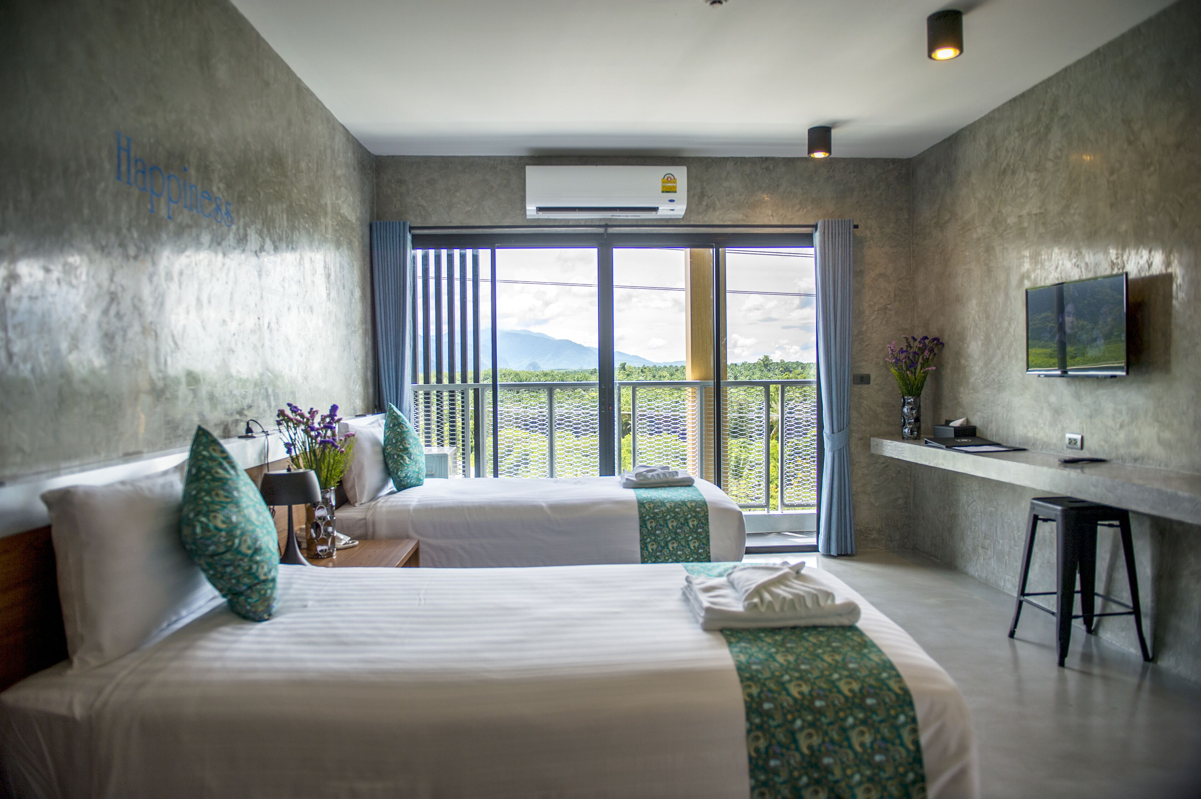 family triple room | premium bedding, minibar, in-room safe, desk