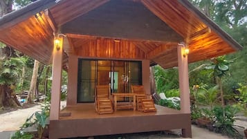 Comfort-Dreibettzimmer, Kühlschrank, zum Garten hin | Bettwäsche