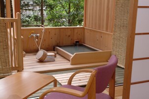 Habitación superior, no fumadores (Japanese Style) | Baño | Ducha y bañera combinadas y artículos de higiene personal gratuitos