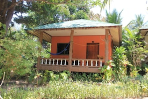 Chomjan Seaview Bungalow | Balcón